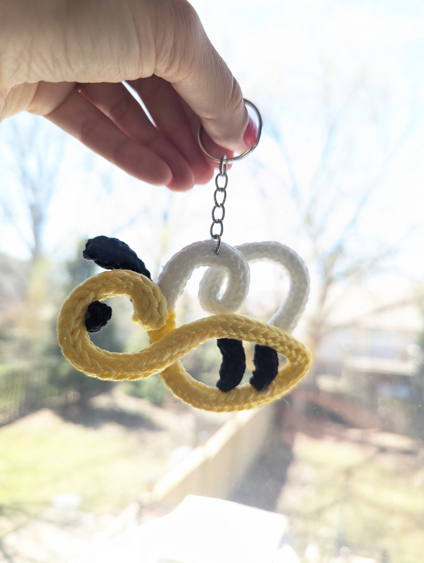 Bee keychain